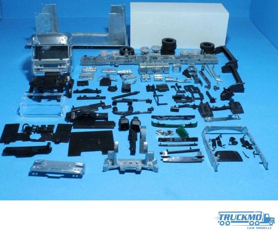 Tekno kits DAF XF 105 Super Space Cab motor car 6x2 box body 7.2m 502-226 79789