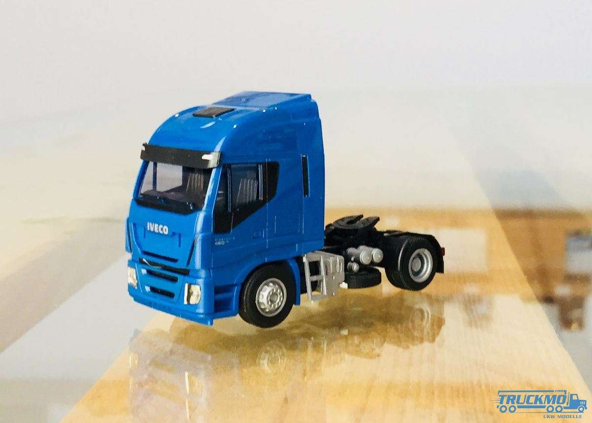AWM Iveco Stralis HiWay / AE tractor 2-axle blue