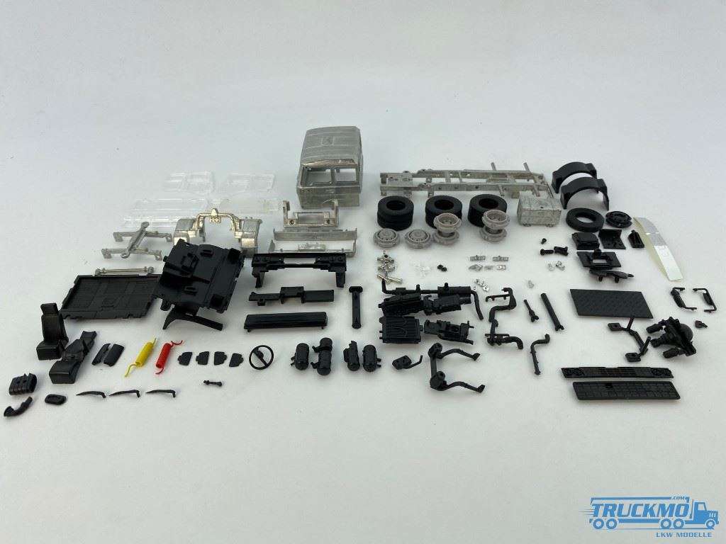 Tekno Kit DAF 3300 Low roof Tractor 79672