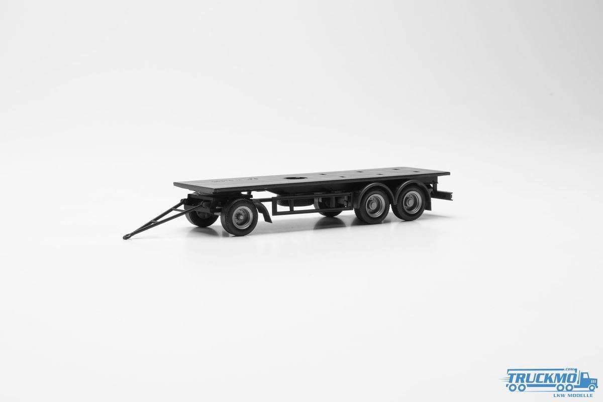 Herpa chassis 3axle 8m 2 pieces 081276