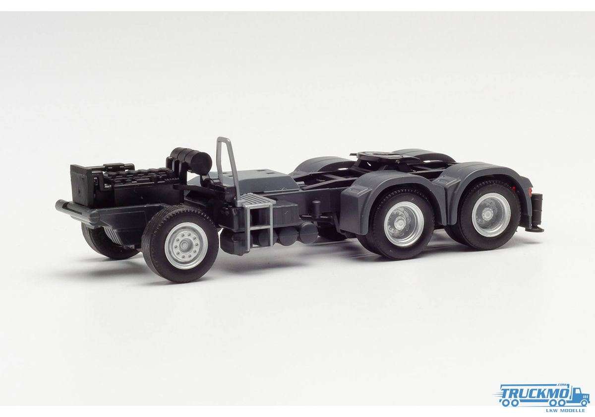 Herpa chassis MAN 6x4 rear support and console loading crane 085328