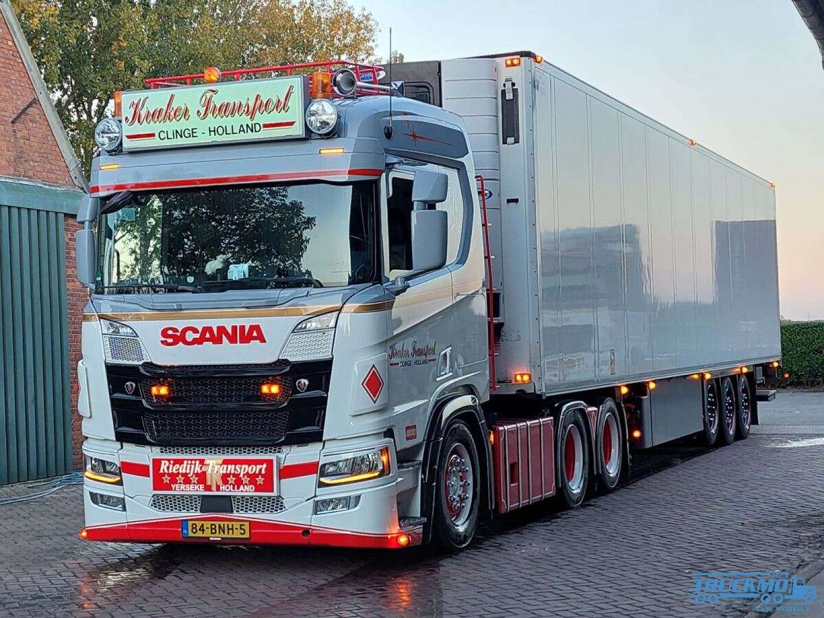 WSI De Kraker Scania R Normal CR20N 6x2 Tag Axle Reefer Semitrailer 3axle 01-4106
