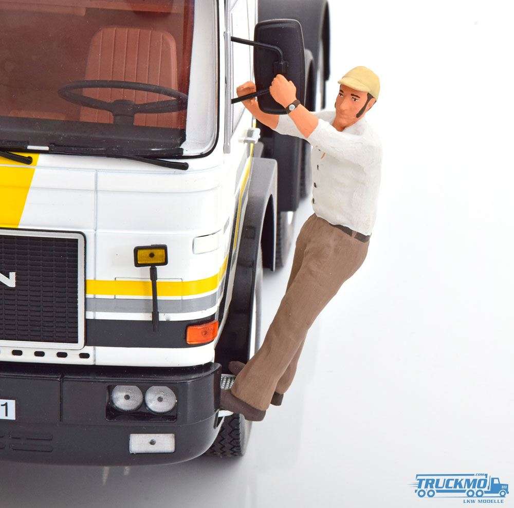 Road Kings figure trucker Franz hanging on the truck RK18A008
