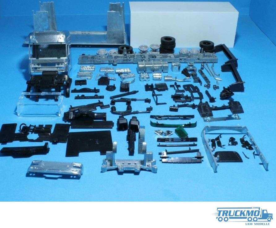 Tekno kits DAF XF 105 Super Space Cab motor car box body 8m 502-224 80737