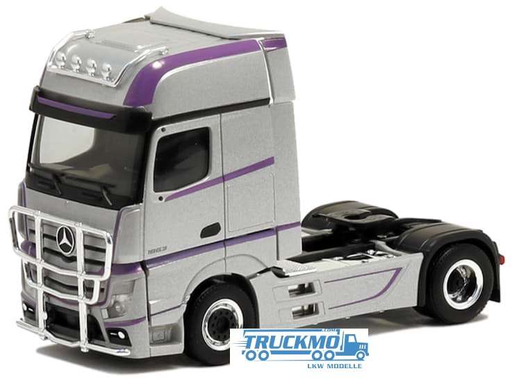 Herpa Mercedes Benz Actros GigaSpace silver purple 560463